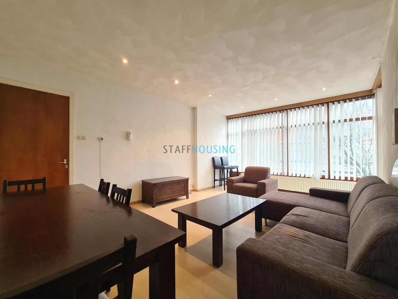 Gemeubileerd 4-kamerappartement met balkon - Afbeelding 4