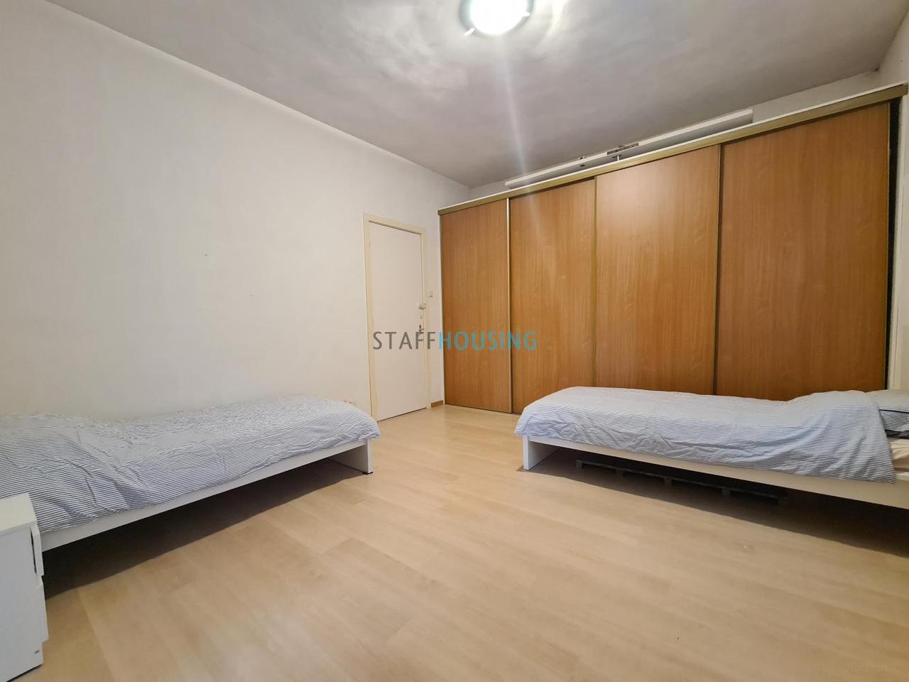Gemeubileerd 4-kamerappartement met balkon - Afbeelding 9