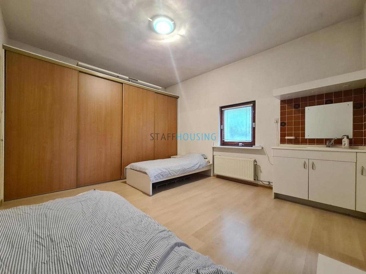 Gemeubileerd 4-kamerappartement met balkon - Afbeelding 10