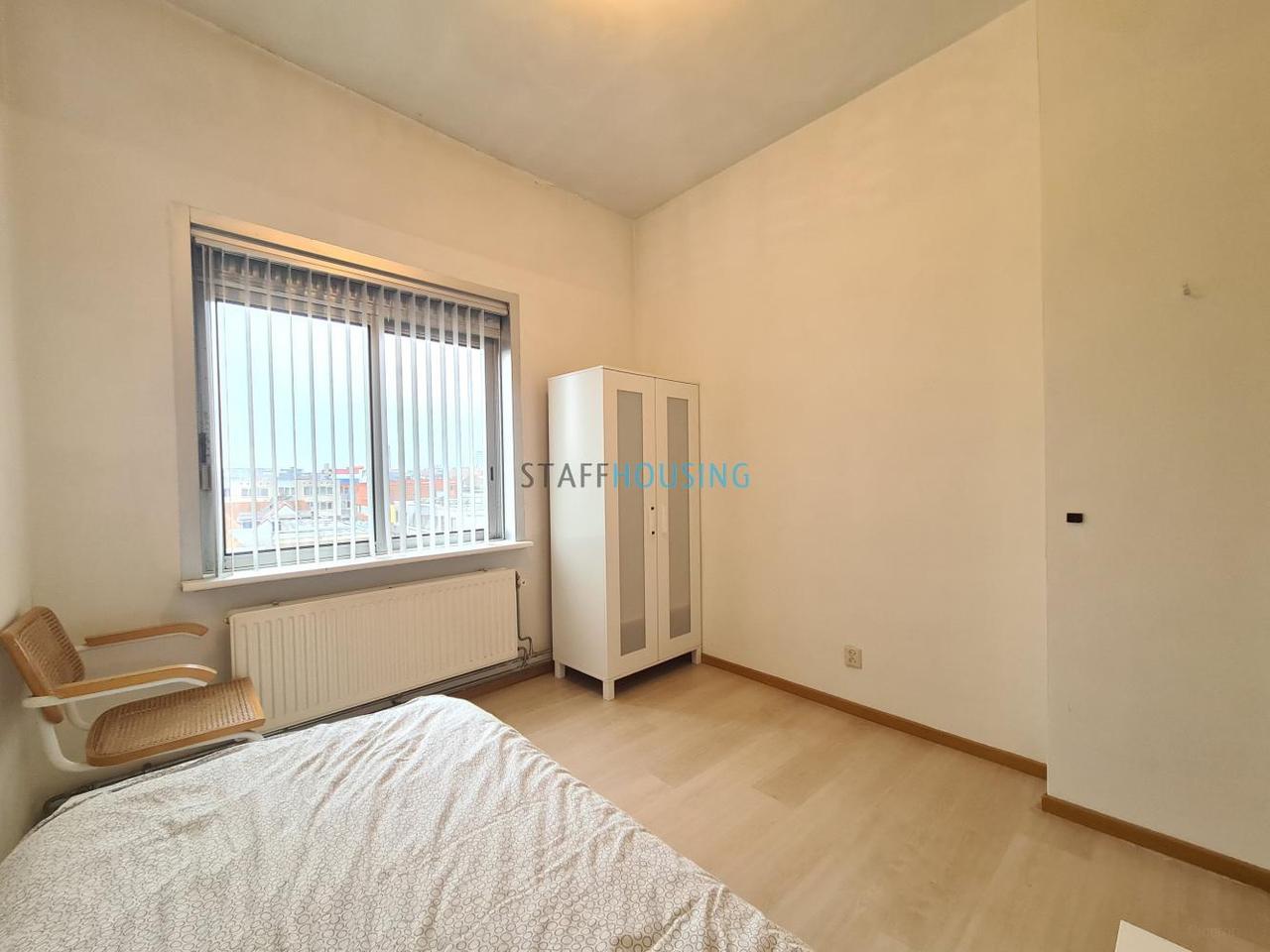 Gemeubileerd 4-kamerappartement met balkon - Afbeelding 12