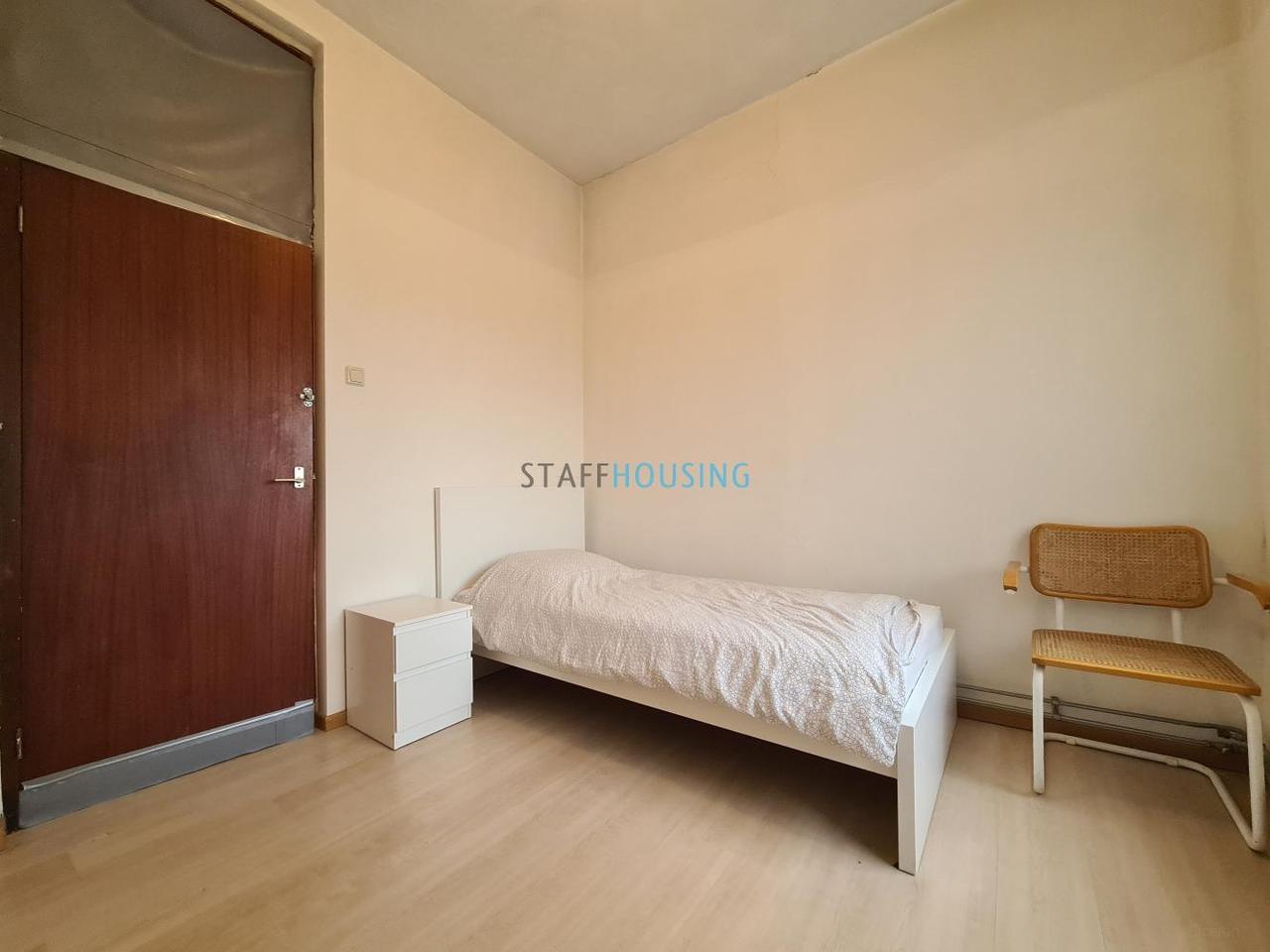Gemeubileerd 4-kamerappartement met balkon - Afbeelding 13