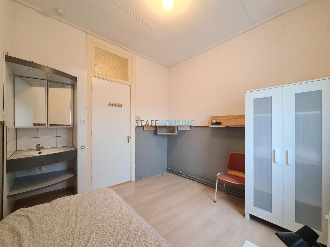 Gemeubileerd 4-kamerappartement met balkon - Afbeelding 17