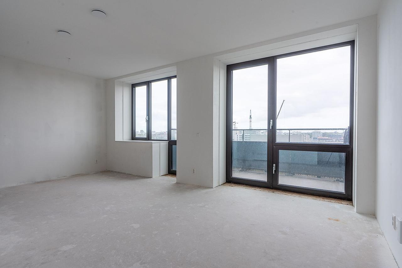 New 1-Bedroom Apartment with Balcony in SPOT - Image 2