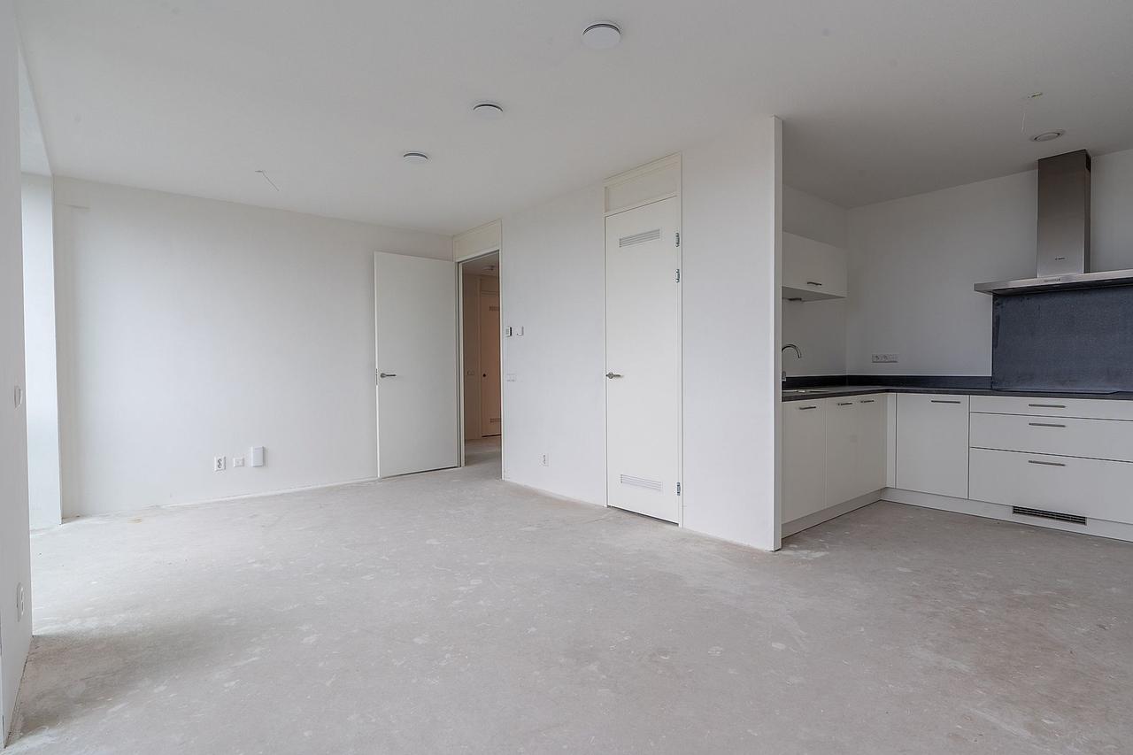 New 1-Bedroom Apartment with Balcony in SPOT - Image 4