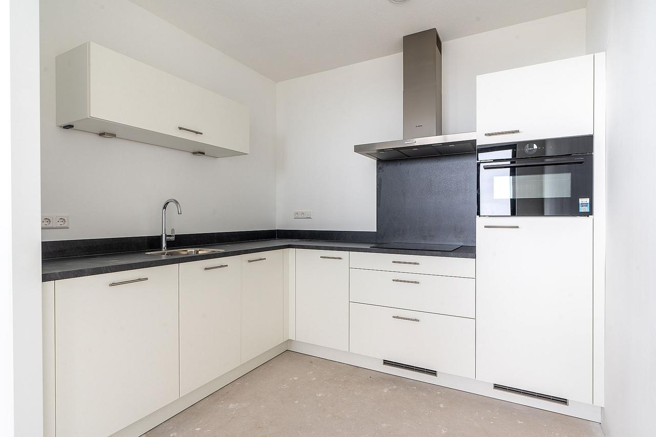 New 1-Bedroom Apartment with Balcony in SPOT - Image 5