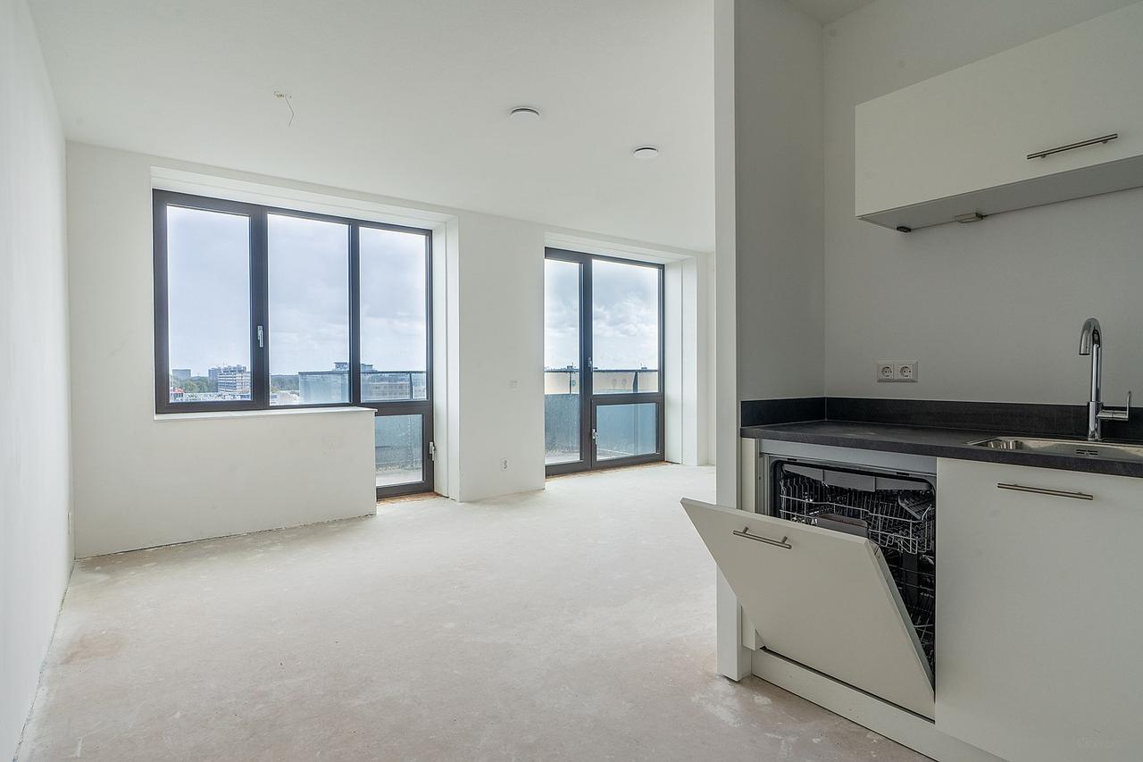 New 1-Bedroom Apartment with Balcony in SPOT - Image 6