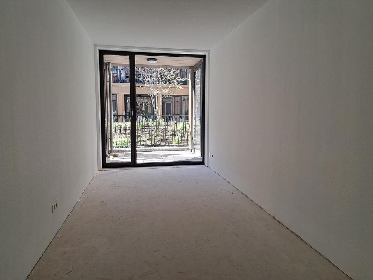 Studio with balcony overlooking courtyard in Maastricht - Image 5