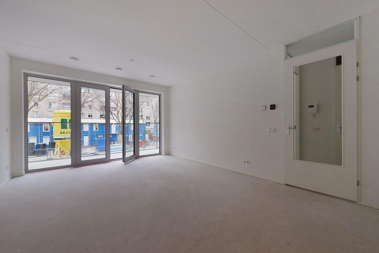 Studio with large balcony in Stadhoudersplantsoen - Image 2
