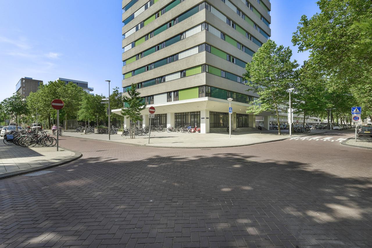 Furnished Studio with Roof Terrace in Amsterdam - Image 6