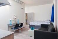 Furnished studio with rooftop terrace - Image 3