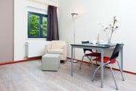 Furnished studio with rooftop terrace - Image 4