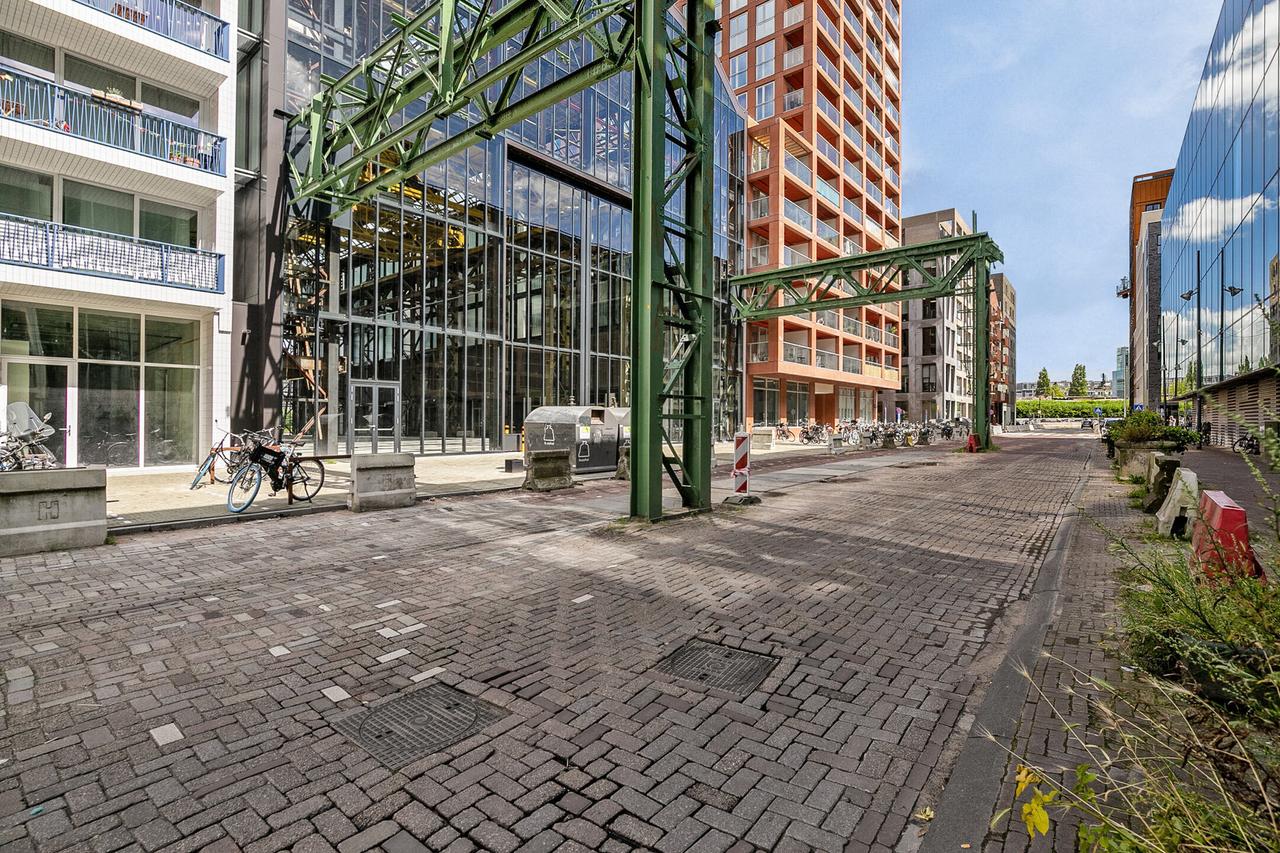 69 m² apartment with balcony in Oostenburg - Image 1