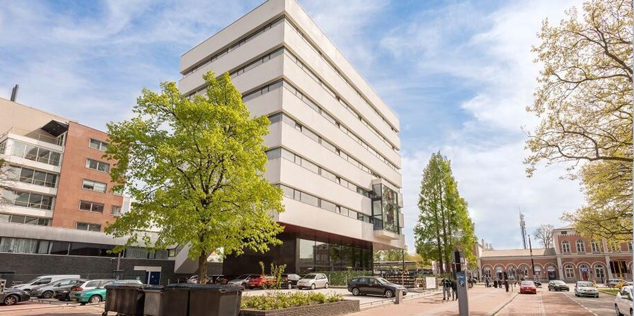 60 m² wonen naast station in Dordrecht - Afbeelding 1