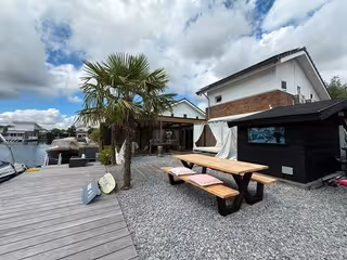 Waterfront Home with Garden in Vinkeveen