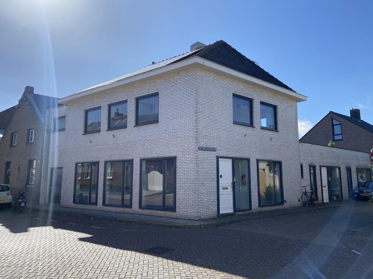 Bright Studio with Separate Bedroom in Heugem - Image 1
