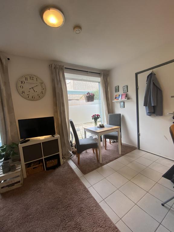 Bright Studio with Separate Bedroom in Heugem - Image 7