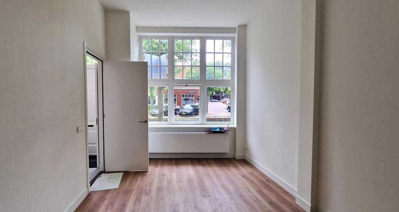 4-Room Apartment with 2 Bathrooms in Hoorn - Image 4