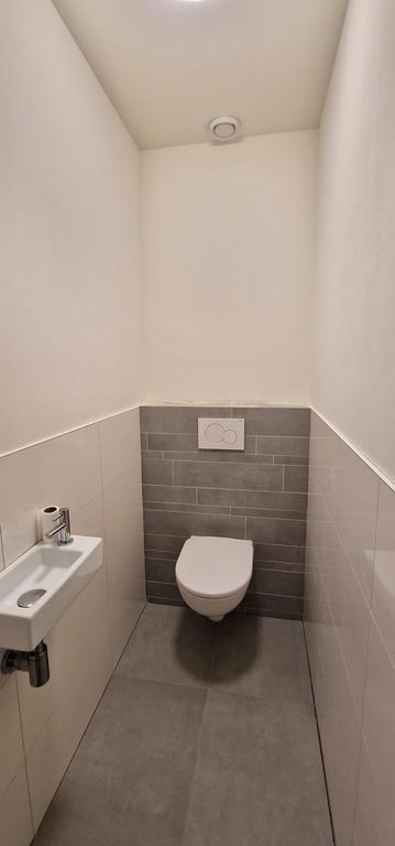 4-Room Apartment with 2 Bathrooms in Hoorn - Image 7