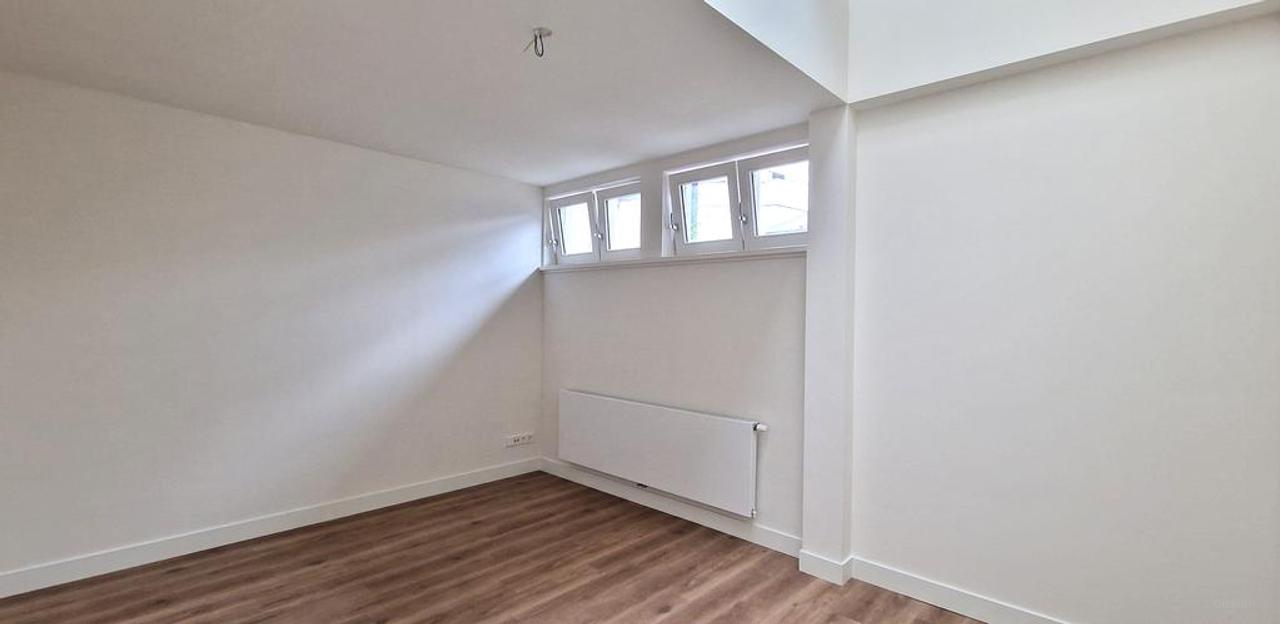 4-Room Apartment with 2 Bathrooms in Hoorn - Image 8