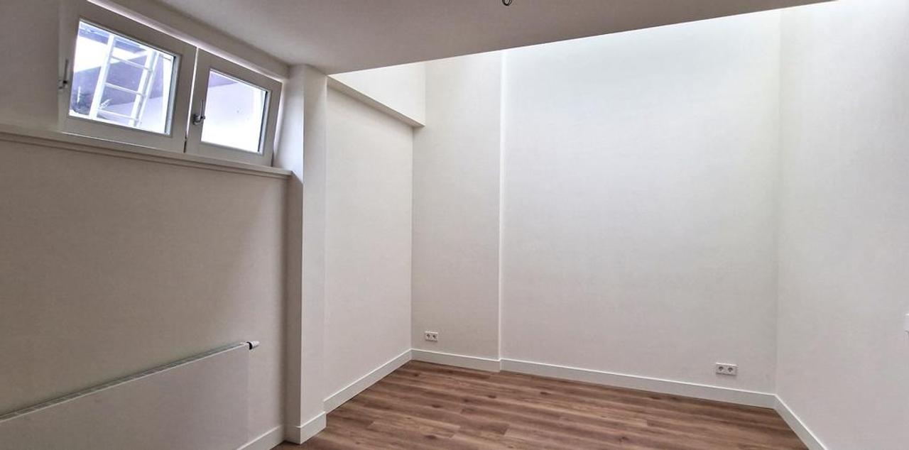 4-Room Apartment with 2 Bathrooms in Hoorn - Image 9