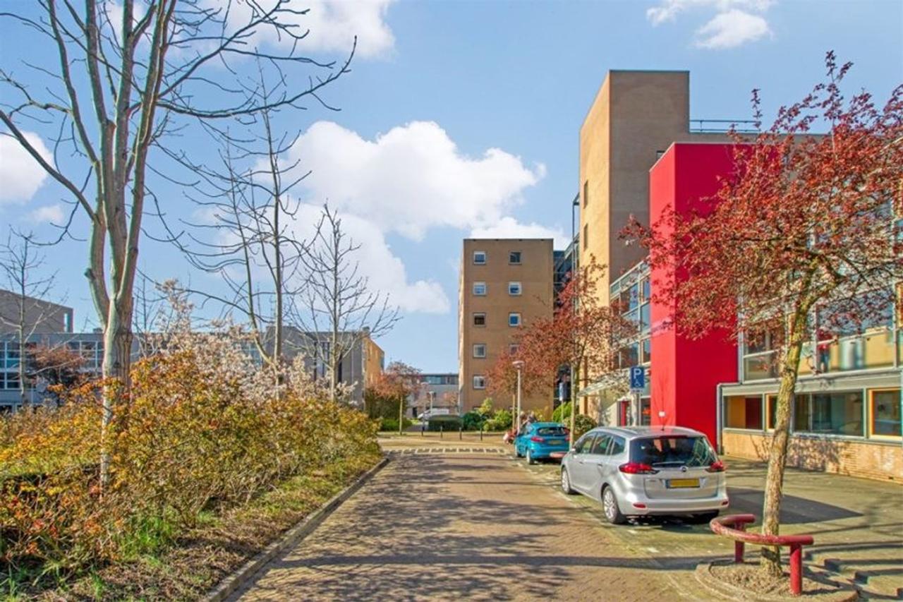 2-Bedroom Apartment with Terrace in Westwijk - Image 2