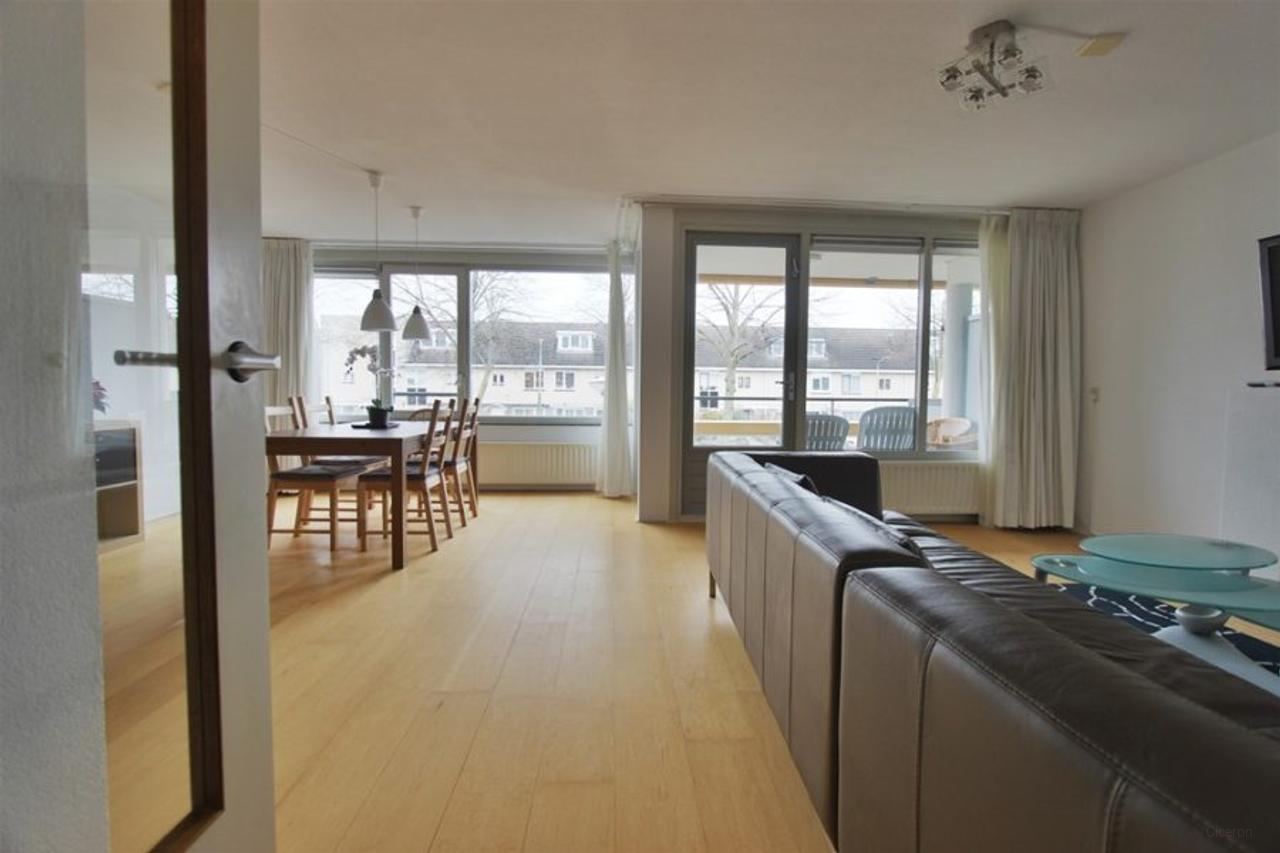 2-Bedroom Apartment with Terrace in Westwijk - Image 3