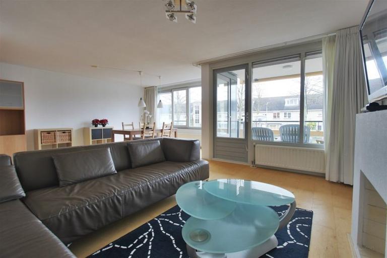 2-Bedroom Apartment with Terrace in Westwijk - Image 7