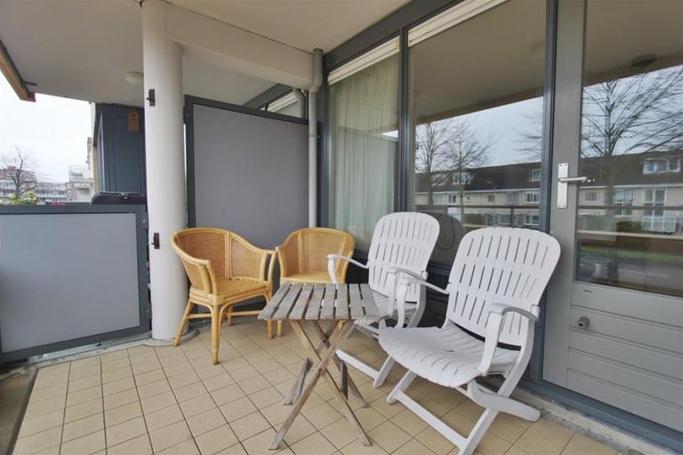 2-Bedroom Apartment with Terrace in Westwijk - Image 9