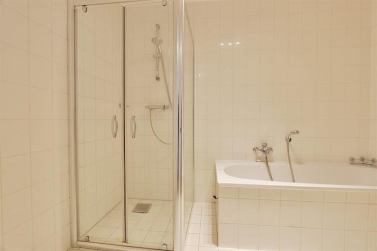 2-Bedroom Apartment with Terrace in Westwijk - Image 26
