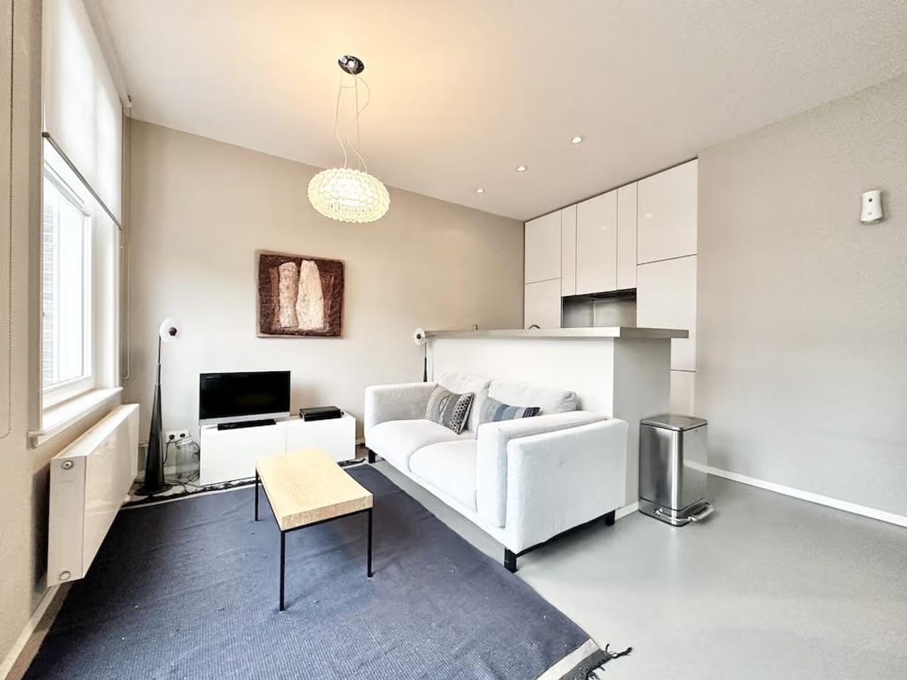 Gemeubileerd 2-kamerappartement met balkon - Afbeelding 5