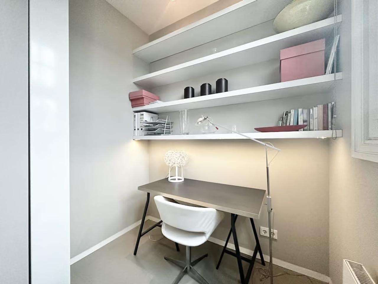 Gemeubileerd 2-kamerappartement met balkon - Afbeelding 8