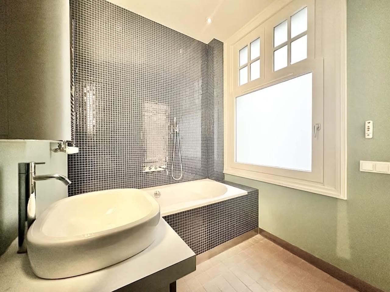Gemeubileerd 2-kamerappartement met balkon - Afbeelding 14