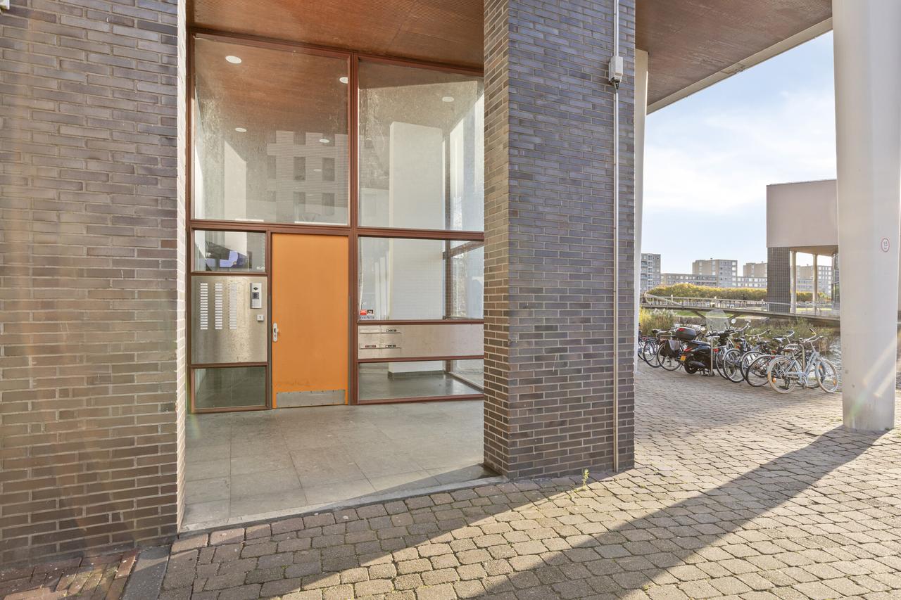 Licht 3-kamerappartement met balkon in Laakhaven - Afbeelding 17