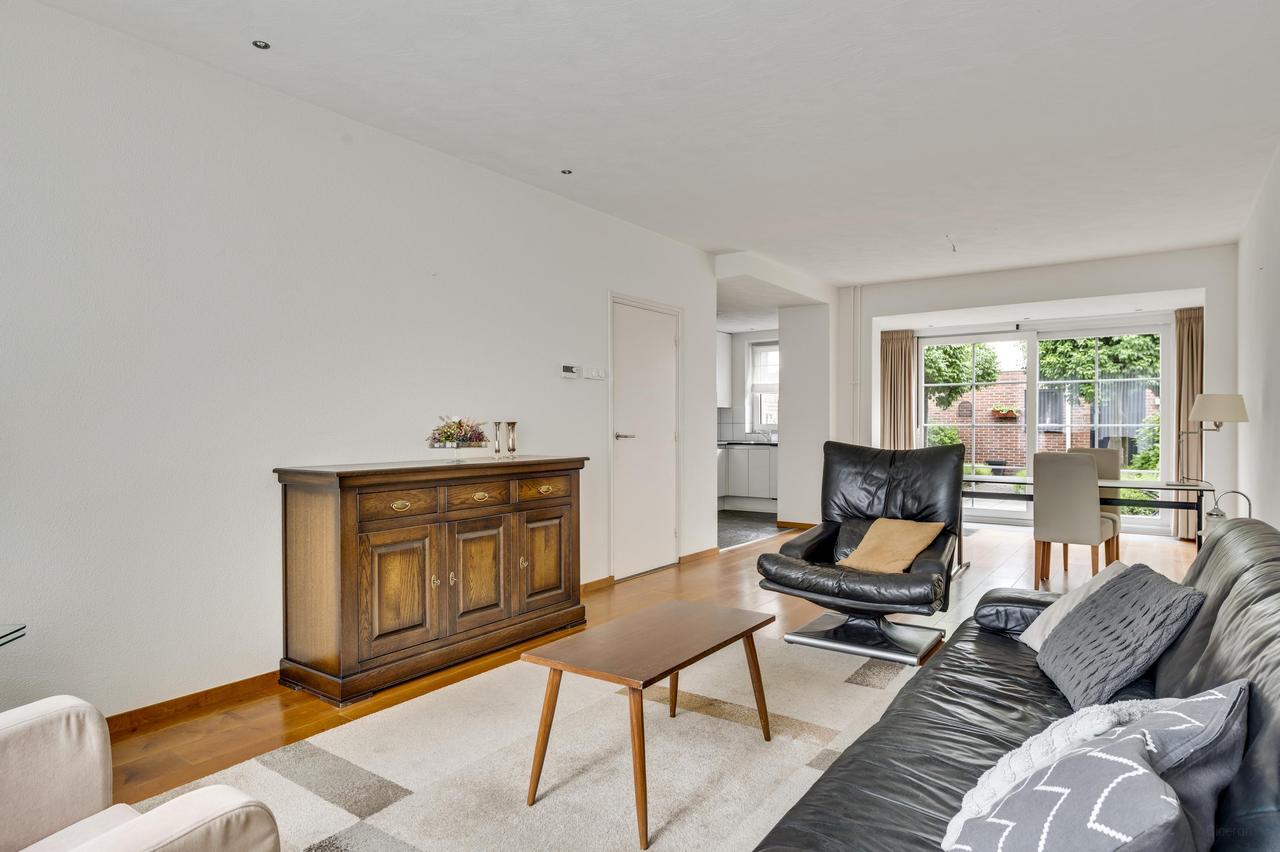 4-slaapkamer huurwoning met tuin en garage - Afbeelding 2