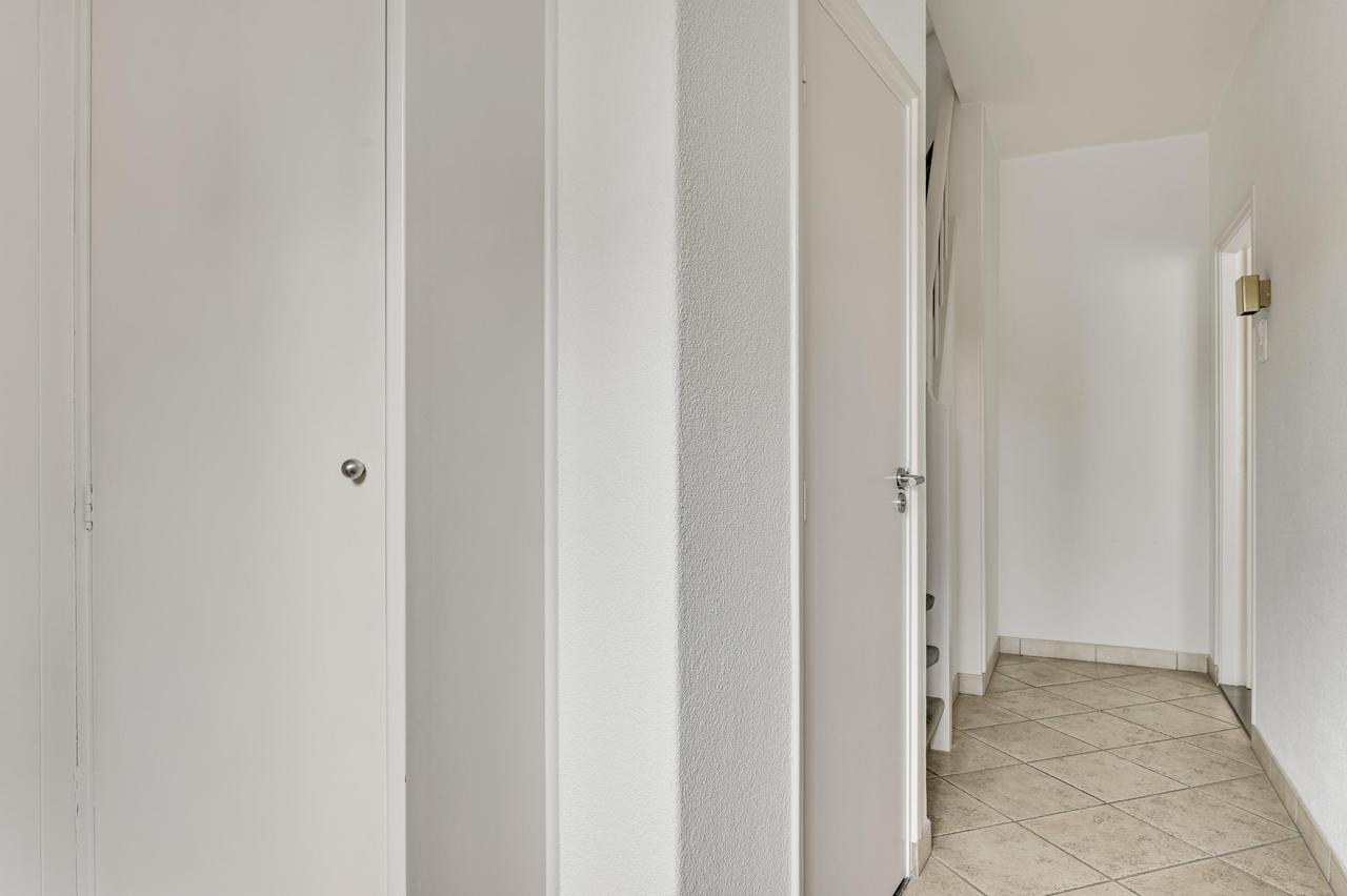 4-slaapkamer huurwoning met tuin en garage - Afbeelding 5
