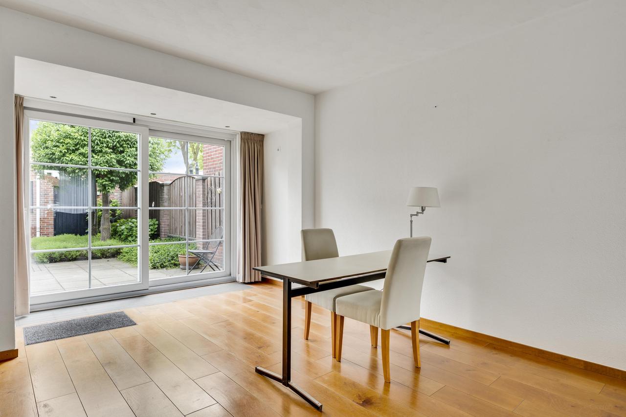 4-slaapkamer huurwoning met tuin en garage - Afbeelding 10