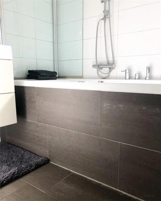 Tussenwoning met 3 slaapkamers en inloopkast - Afbeelding 5