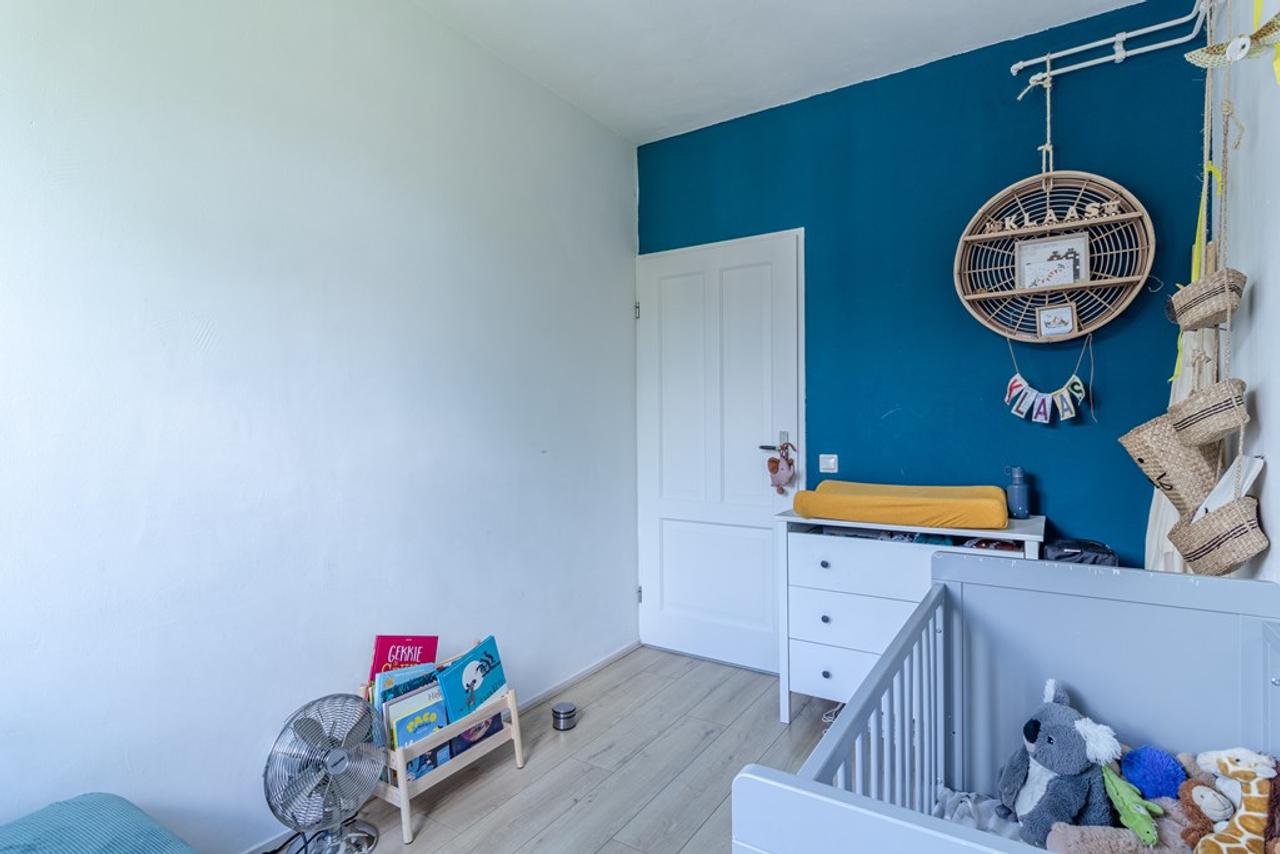Split-level Apartment with Roof Terrace East - Image 9