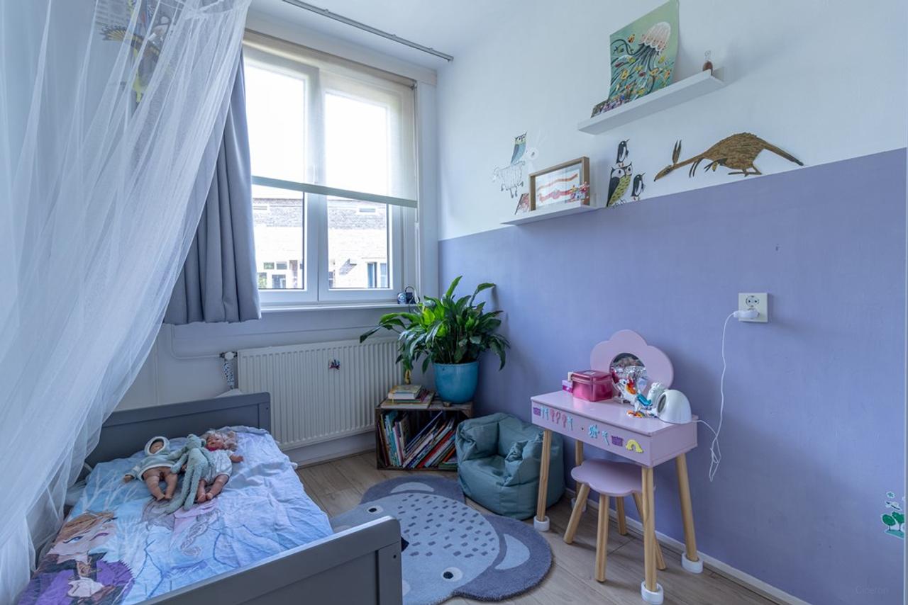 Split-level Apartment with Roof Terrace East - Image 10