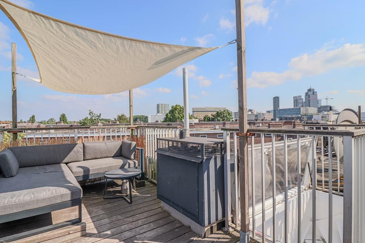 Split-level Apartment with Roof Terrace East - Image 23