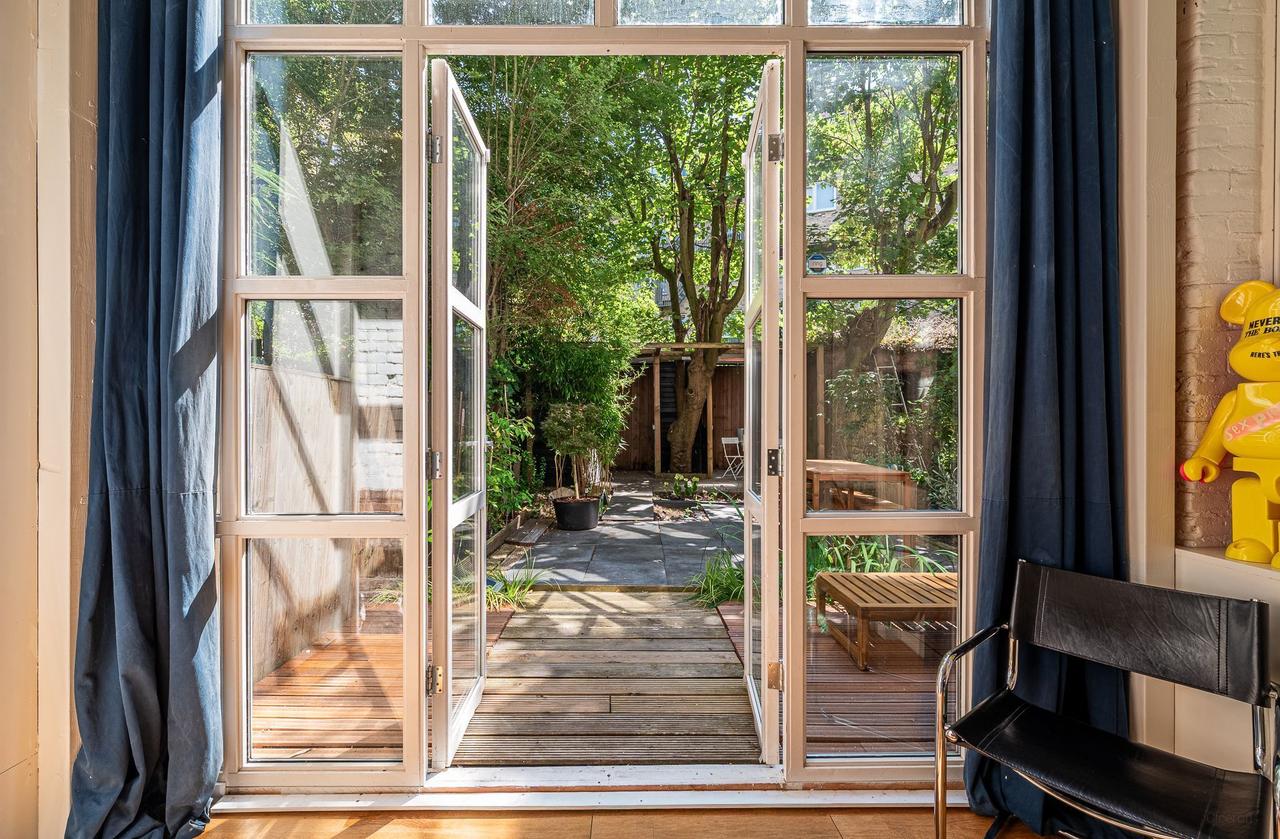 3-room apartment with garden in Indische Buurt - Image 10