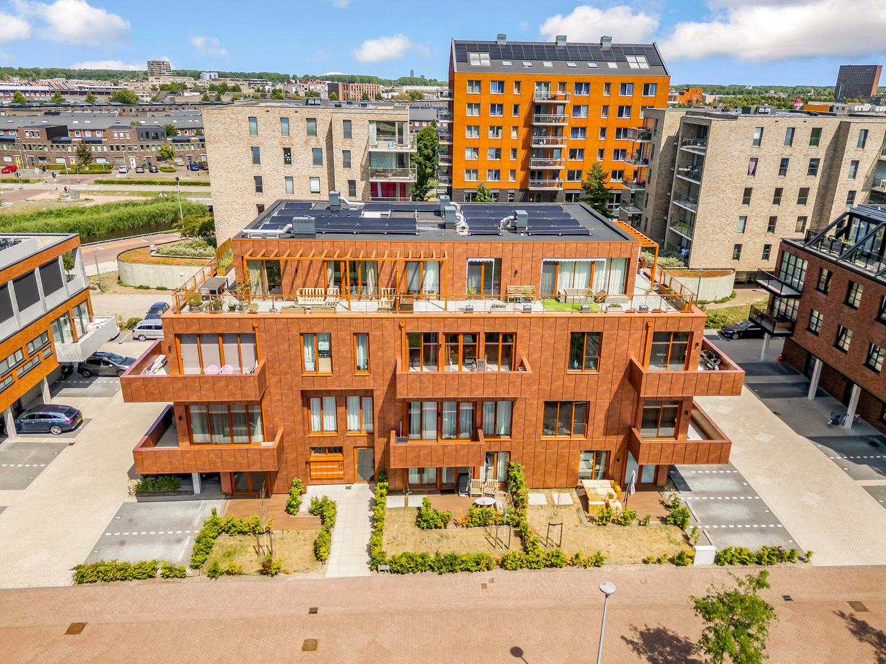 2-Bedroom Apartment with Roof Terrace in Almere Poort - Image 2