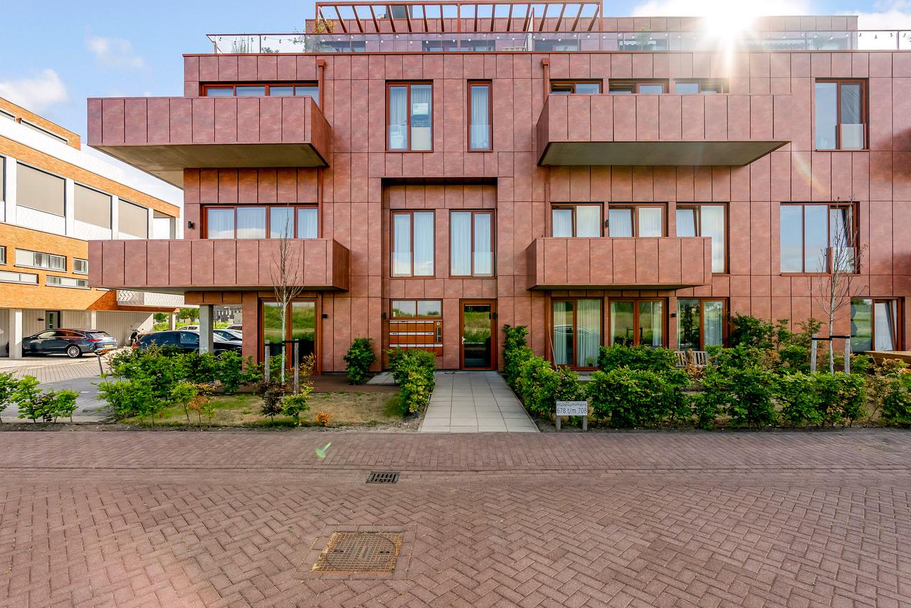 2-Bedroom Apartment with Roof Terrace in Almere Poort - Image 3
