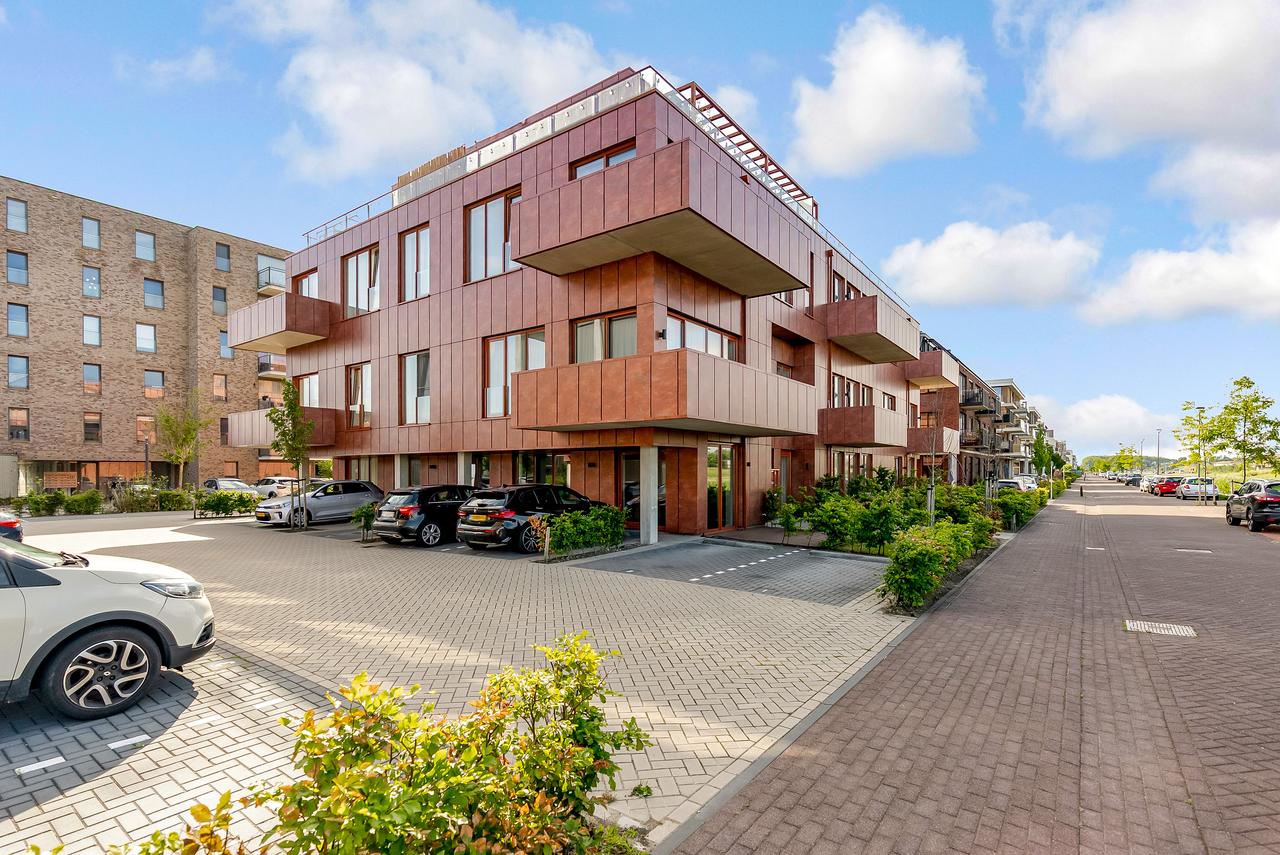 2-Bedroom Apartment with Roof Terrace in Almere Poort - Image 6