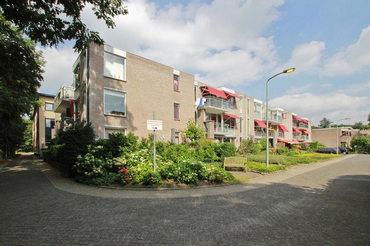Senior Apartment with Balcony in Huis ter Heide - Image 1