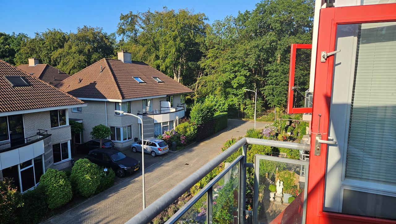 Senior Apartment with Balcony in Huis ter Heide - Image 3