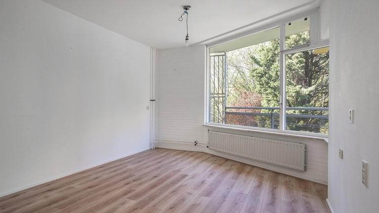 One-bedroom apartment with elevator in Rijswijk - Image 5