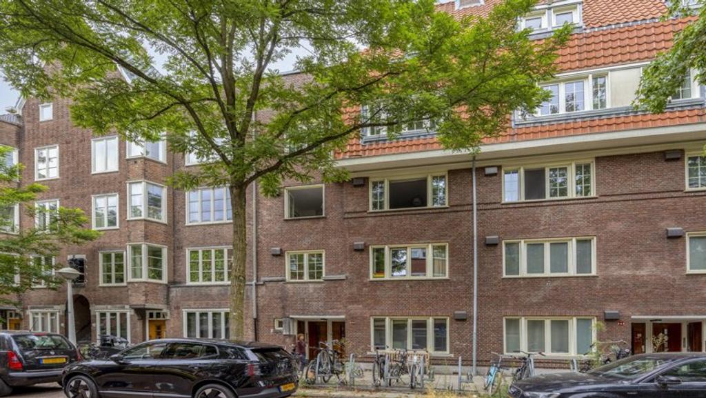 Bright 2-bedroom apartment with terrace in South - Image 3