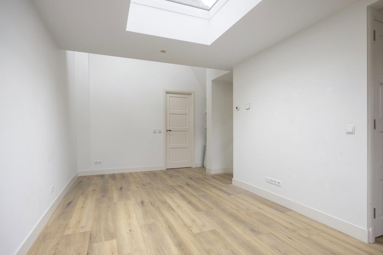 Bright 2-bedroom apartment with terrace in South - Image 10