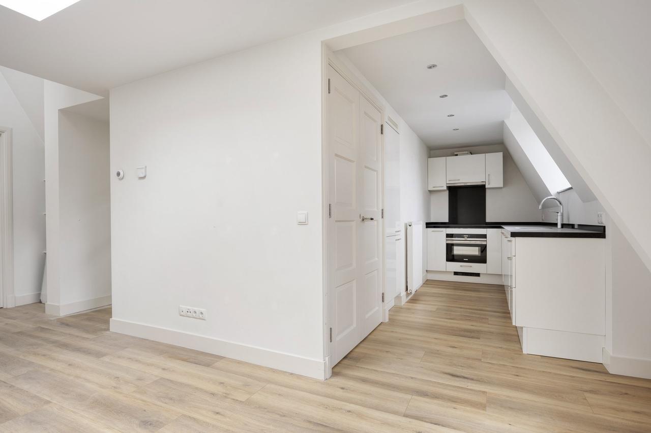 Bright 2-bedroom apartment with terrace in South - Image 11